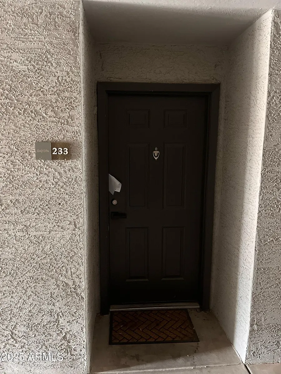 Building Photo - 2025 E Campbell Ave #233