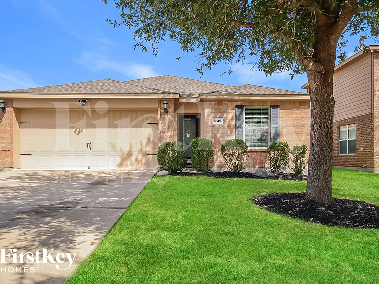 9518 Peridot Green Dr — Photo 1