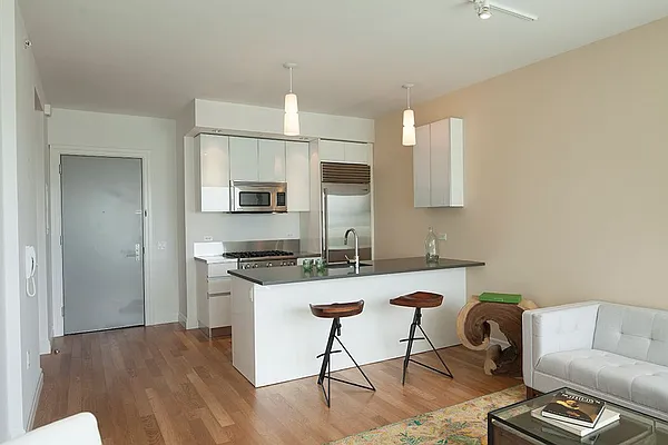 Rented by Mirador Real Estate | media 76