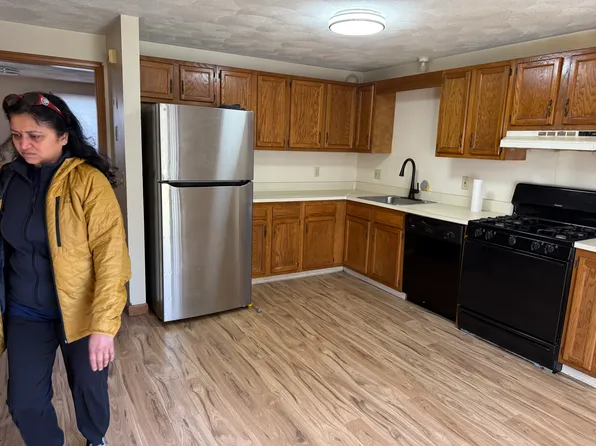 189 Parker St #2, Lowell, MA 01851