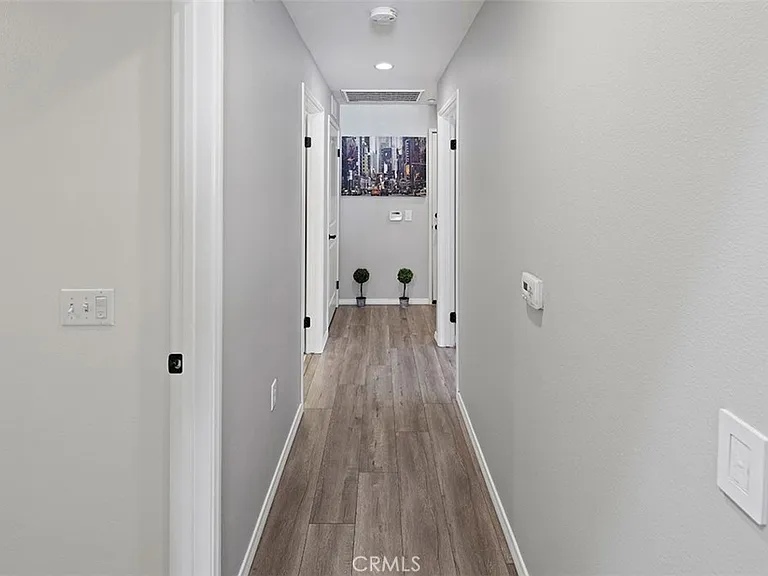 553 S Kroeger St — Photo 13