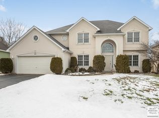 61 N Forestview Ln, Aurora, IL 60502