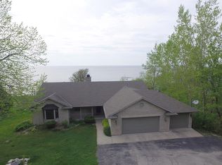 2073 Sugar Creek Ln, Brussels, WI 54204