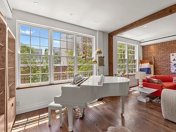 5th image of 399 President St #2