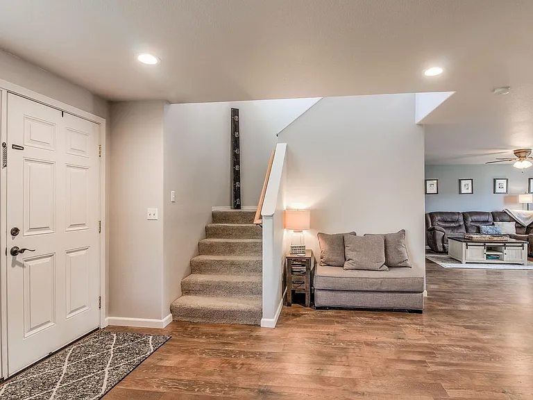 108 N Galena St — Photo 3