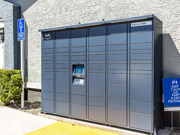 Amazon Locker