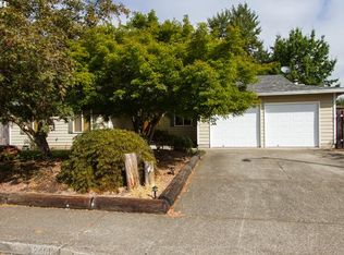 2401 SE Willow Dr, Hillsboro, OR 97123