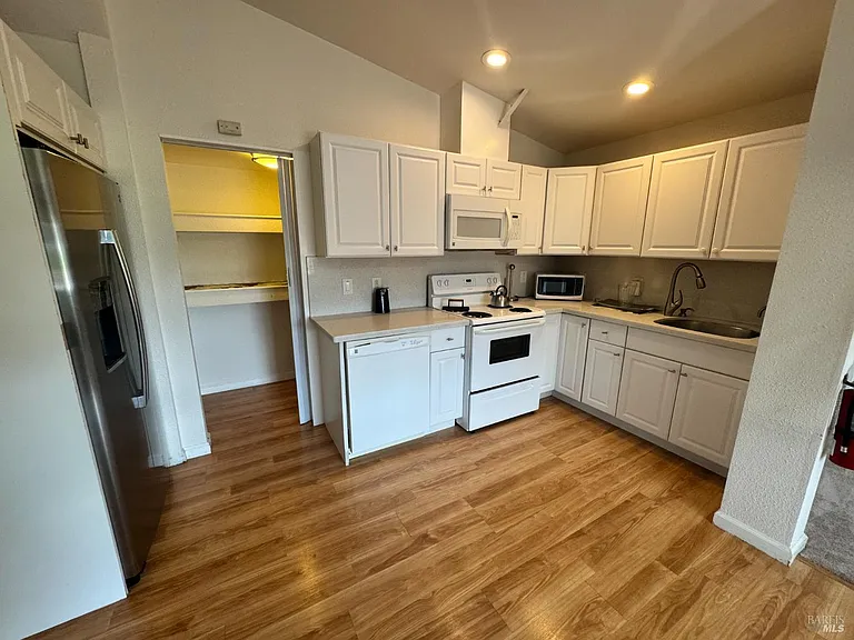 3753 Santa Rosa Ave #3753E — Photo 3