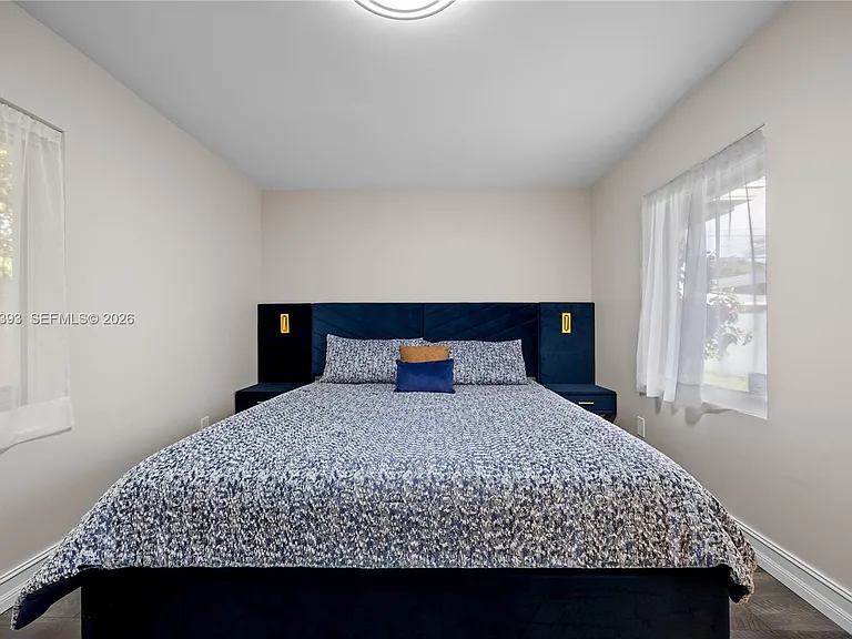 1523 Monroe St — Photo 19