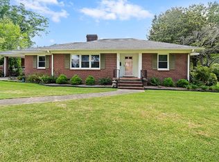 135 Ridgewood Cir, Greenwood, SC 29649