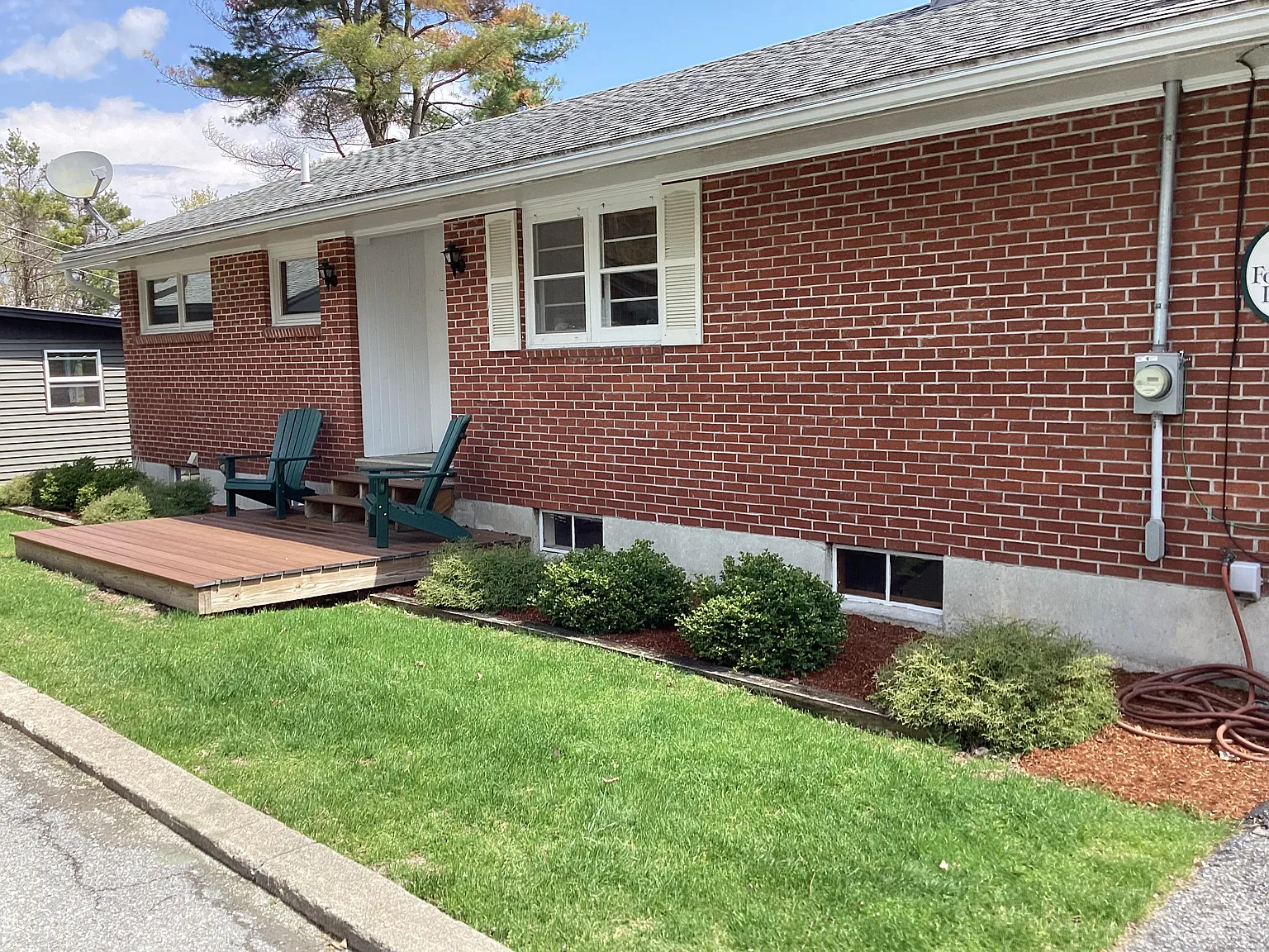 3 bed, 2200 sqft, $2,100 — Photo 2