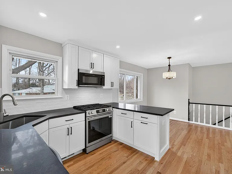 7507 Murillo St — Photo 25
