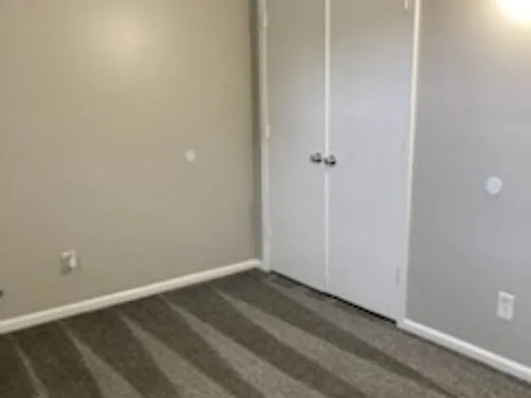 2220 SW 29th Ter #14 — Photo 7