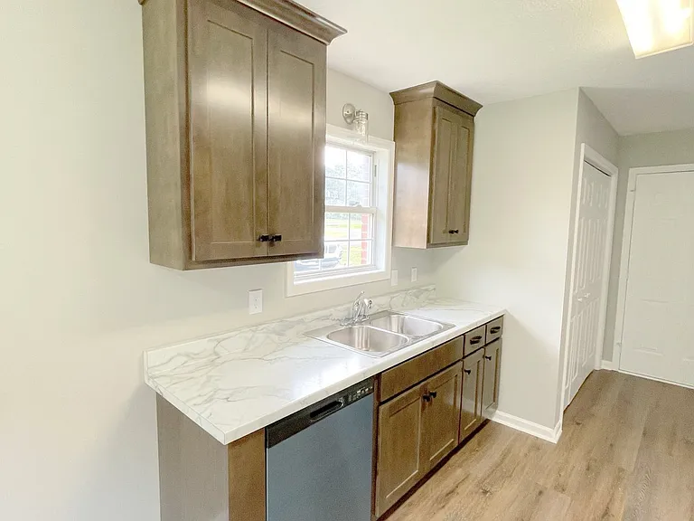 100 Brook Glen Dr — Photo 11