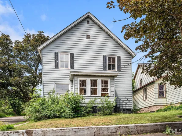 326 W Barnum St, Ishpeming, MI 49849