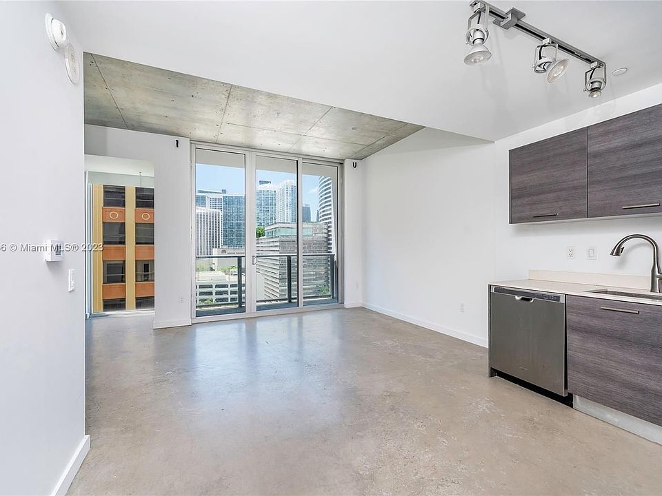 1st image of 151 SE 1st St APT 909