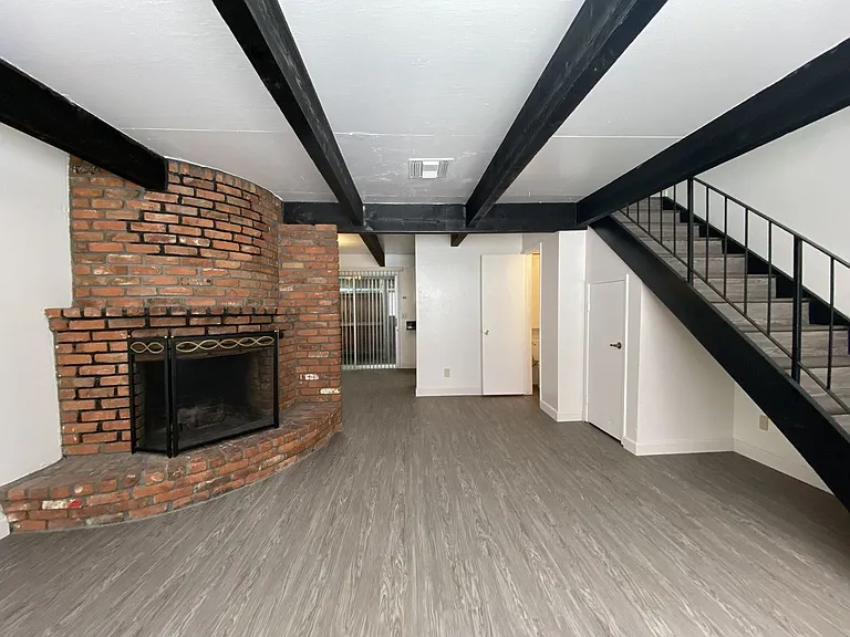 I & 23rd Townhomes — Photo 7