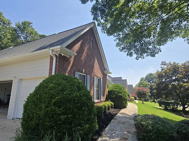 5935 Lake Oak Lndg — Photo 32