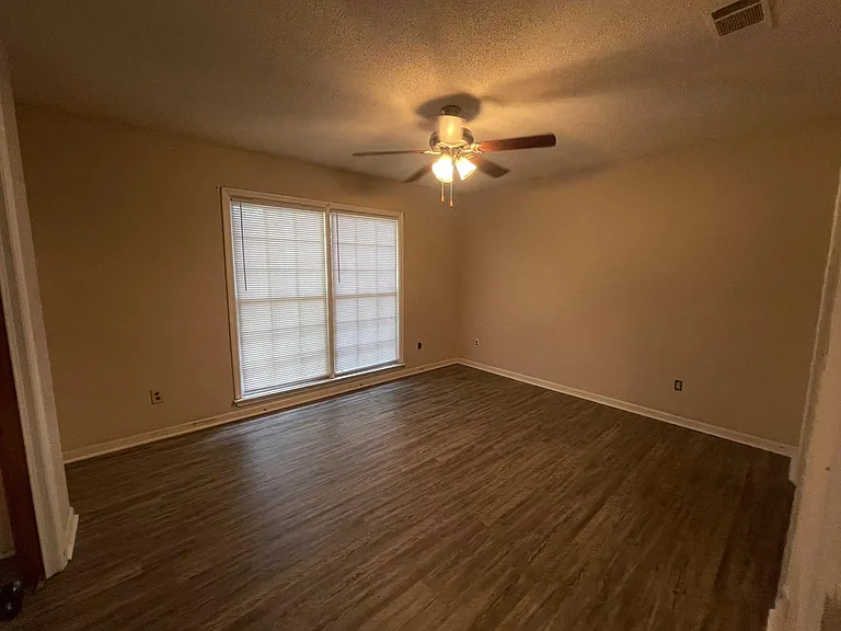 817 Robin Hood Trl — Photo 39