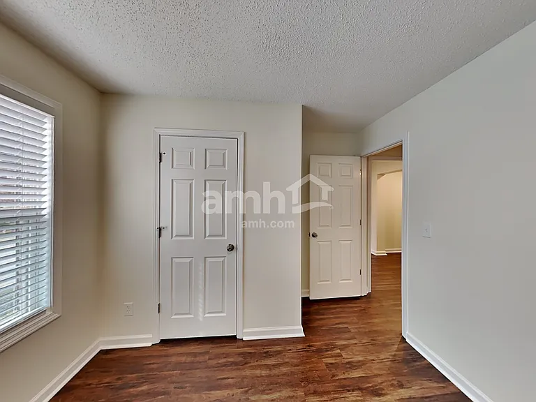 392 Rosemont Ct — Photo 13