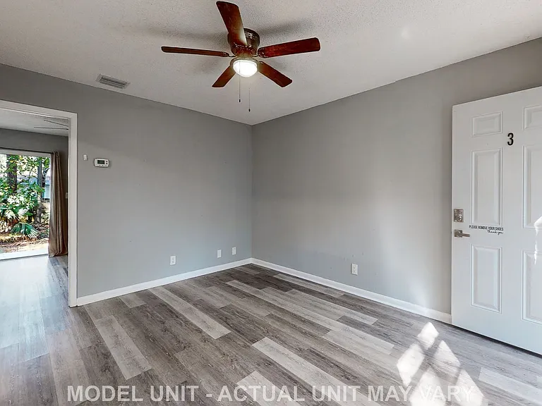 5424 101st St #1 — Photo 3