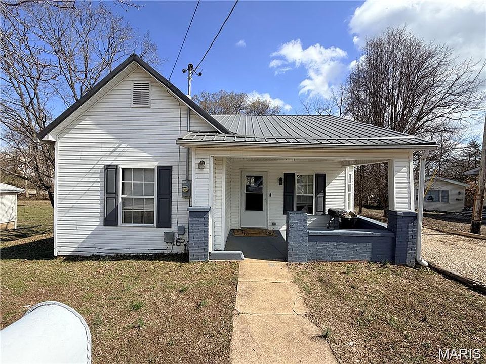 1st image of 306 Field St