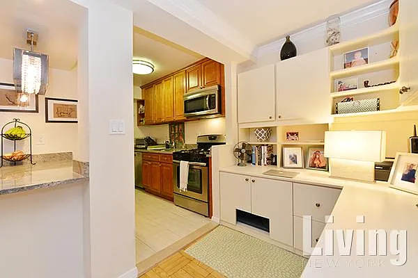 Sold by Living New York | media 13