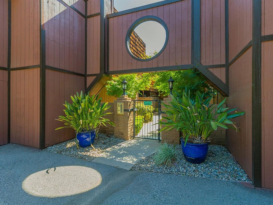 1st image of 5458 N Del Mar Ave APT 102