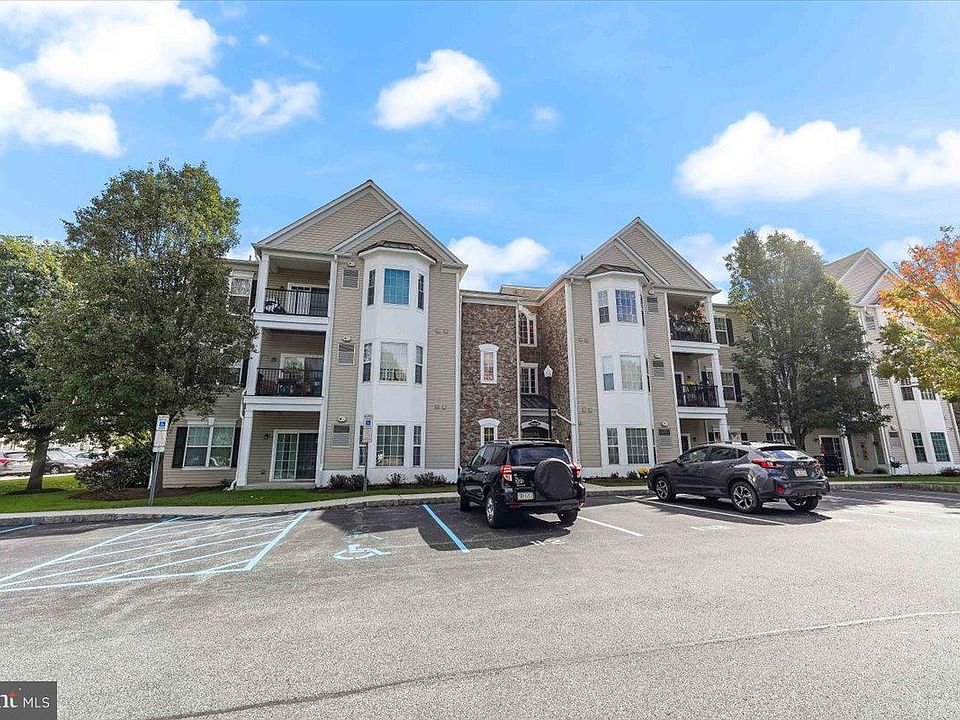1st image of 111 Creekside Dr Unit 1