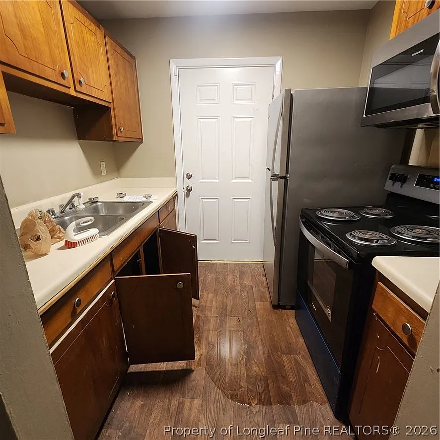 3 bed, 1.5 bath, 750 sqft, $1,000 — Photo 3
