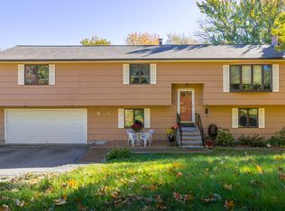6 Hilltop Cir E, Milford, CT 06460
