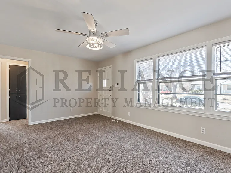 1562 Floberta St — Photo 7