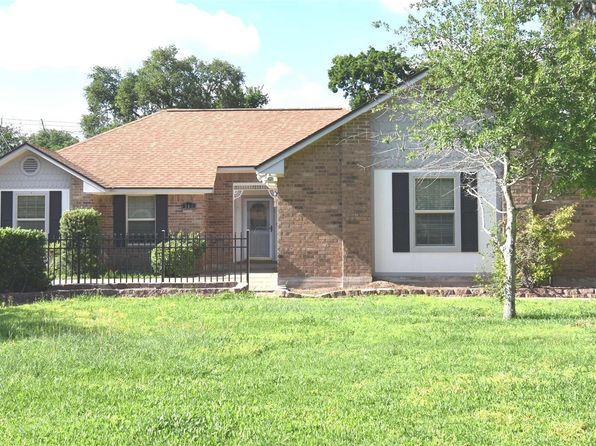 314 Raintree Ln
