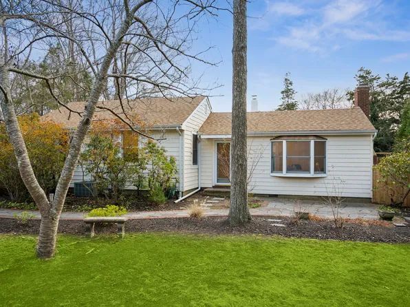 https://photos.zillowstatic.com/fp/cf10ab14ff0cf3ce7c95d48c84ec9082-p_e.webp
