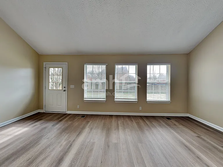 1612 E Blairmont Dr — Photo 5
