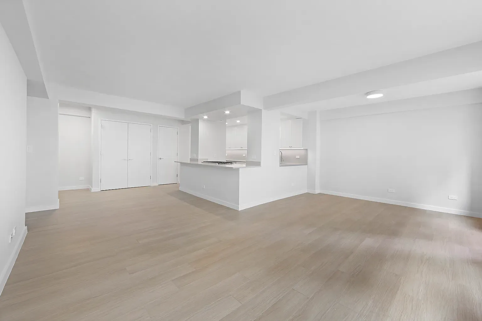 165 East 66th Street — Photo 2