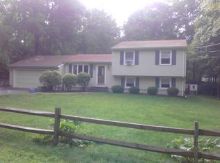 45 Woodworth Rd, Guilford, CT 06437