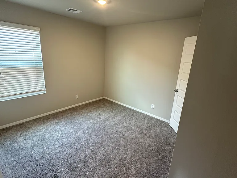 219 N Cattle Dr — Photo 5