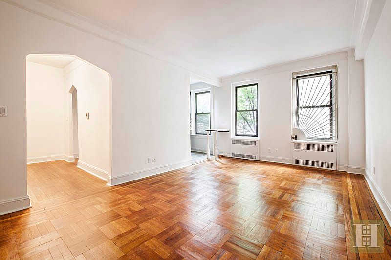 1st image of 129-131 W 89th St #25