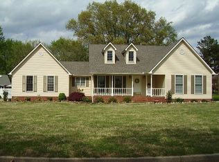115 Cherokee Dr, Martin, TN 38237