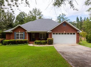 561 Maplewood Ln, Alexander City, AL 35010