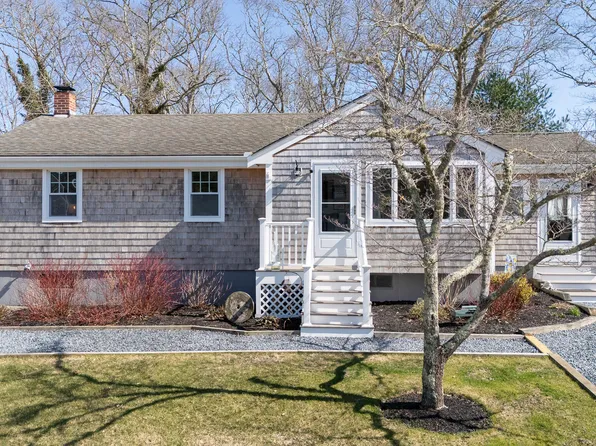 10 Marilyn Road, Bourne, MA 02532