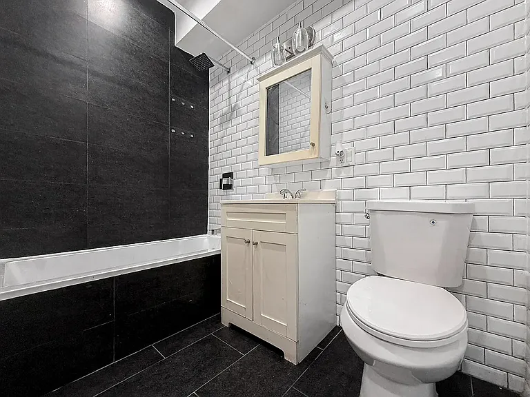 586 Bainbridge St #3D — Photo 7