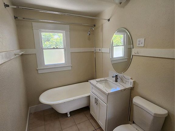 4th image of 203 Pecan Ave