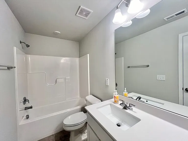 208 Garden Vine Trl — Photo 16