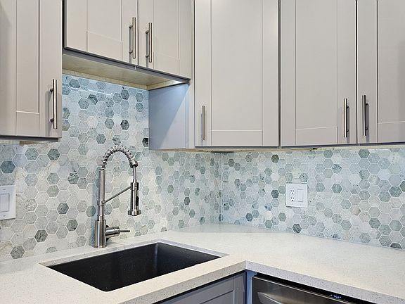 3rd image of 130 29th St #1
