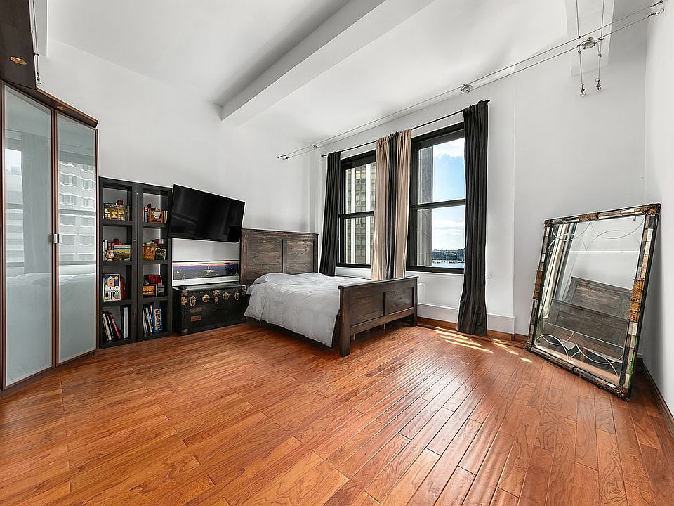 1st image of 3 Hanover Sq APT 10H