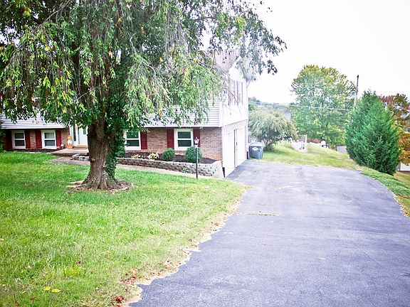 2nd image of 1015 Starling Dr