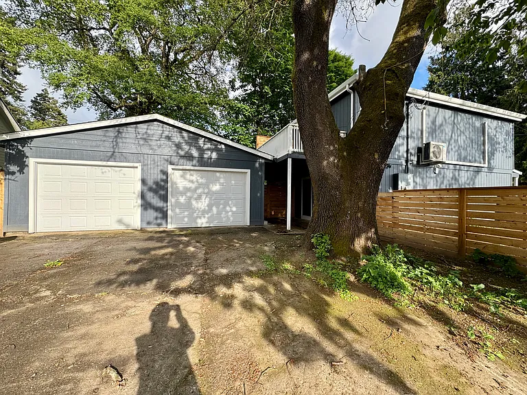 1016 W 23rd St — Photo 30