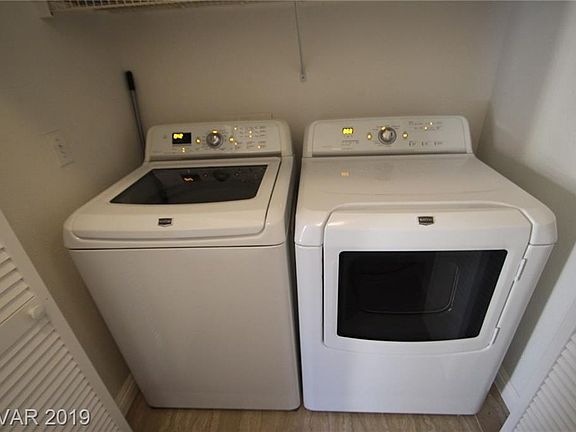 5th image of 2110 N Los Feliz St #2042